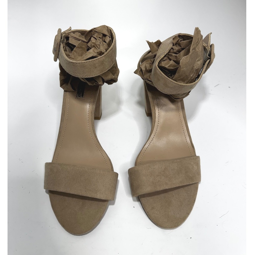 BCBGeneration Tan Faux Suede Block Heel Sandals Ankle Strap Buckle Womens 8 - Picture 4 of 8